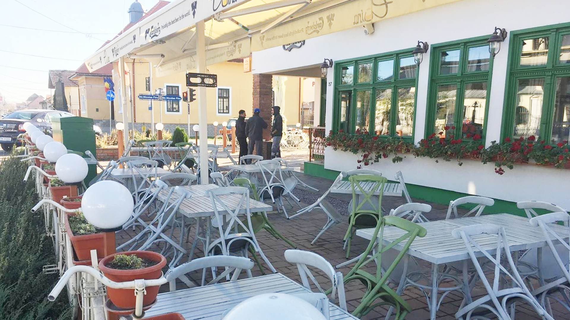 657S 680DT Outdoor Café Esszimmerstühle und Tischset And