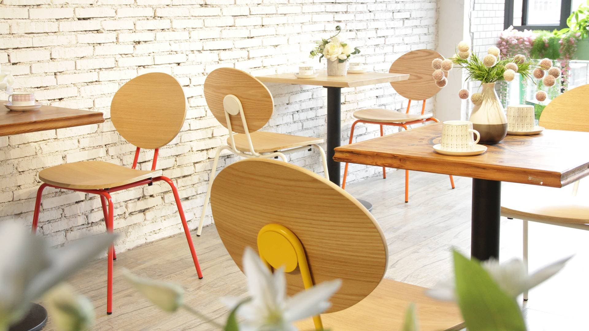 Colourful Antique Minimalist Metal Frame Wood Seat Restaurant Dining Ovni Chair 798(M)-H45(75)-STW
