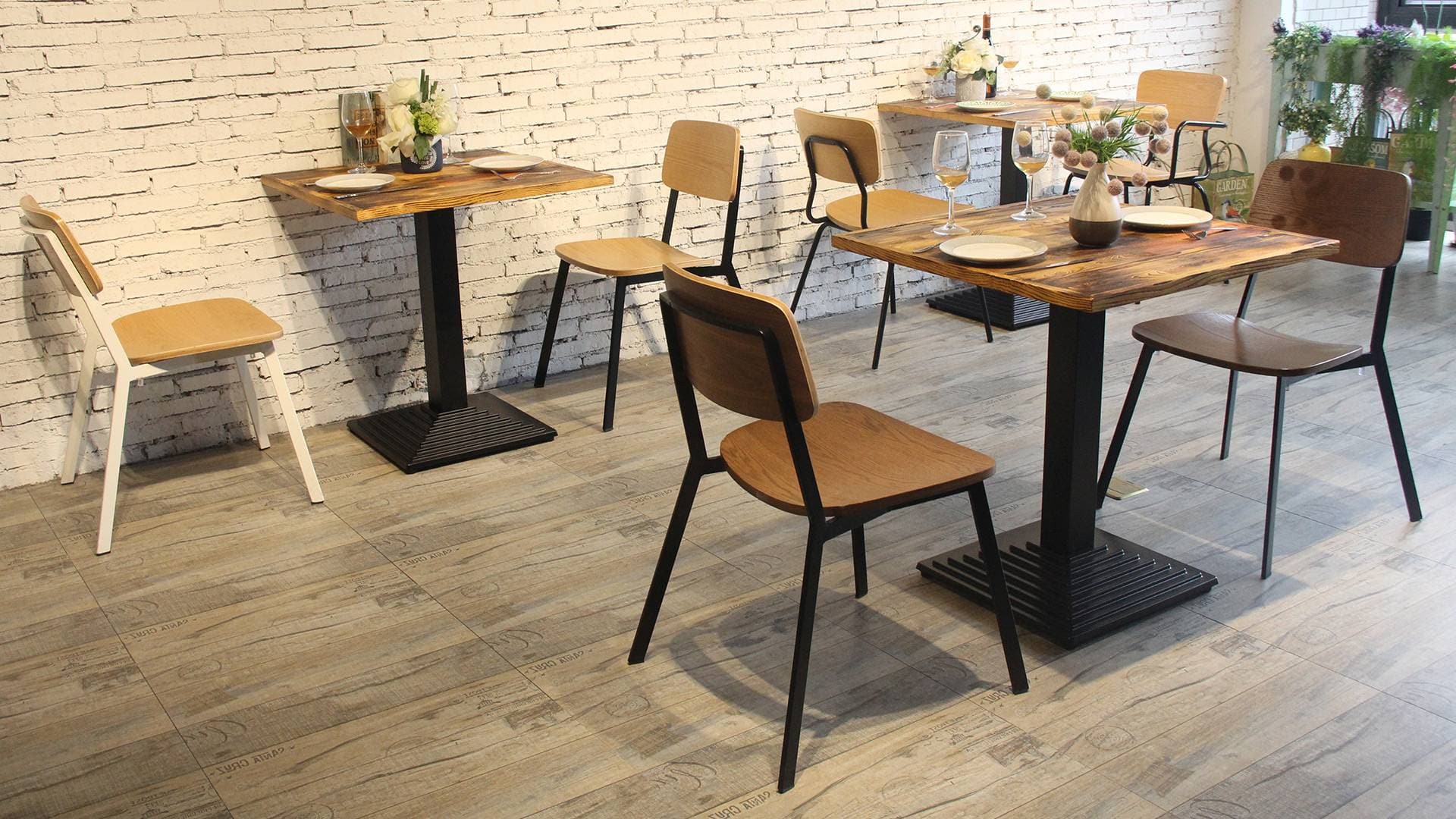 Tasarımcı Ceviz Meşe Bentwood Koltuk Metal Çerçeve Kahve Dükkanı Restoran Sandalyesi 705-H45-STW
