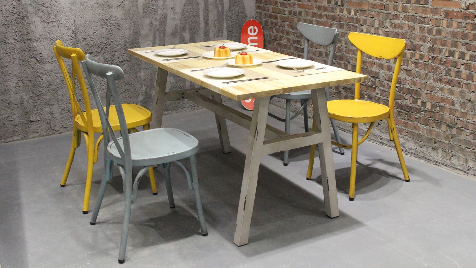 Mesa de comedor de restaurante de bistró de café con tapa de madera industrial tipo loft 649DT-ALUW-RE14070