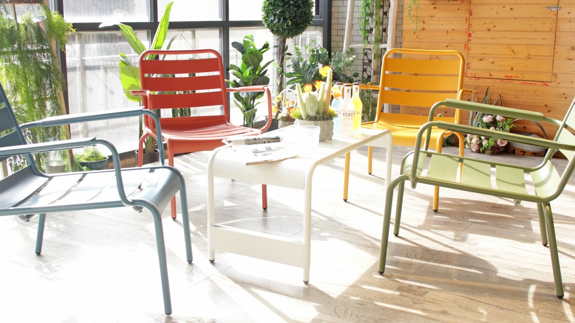 Wholesale Tables and Chairs