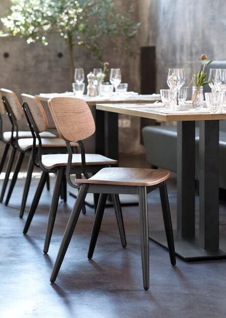 Moderna stolar för matbord