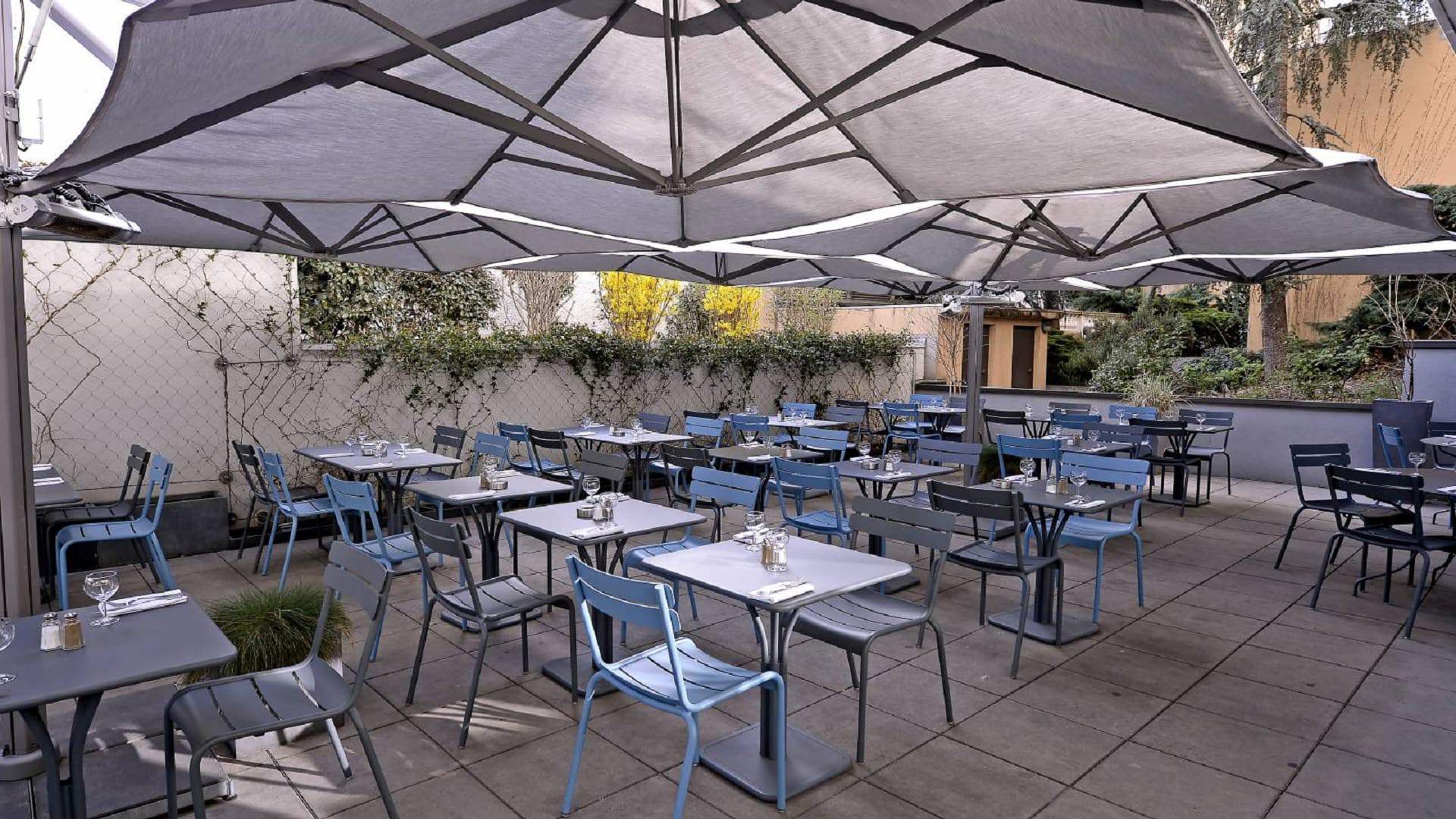 France Got Milk Restaurant Bar Aluminum Luxembourg Dining Chair And Table Sets
