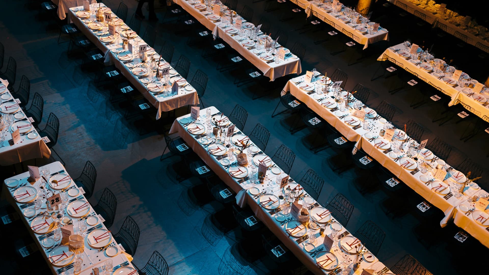 Event Style Hotel Banquet Boda de lujo apilable Silla de alambre de metal