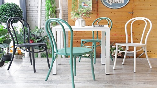 Neuer Stil des CDG-Aluminium-Thonet-Stuhls