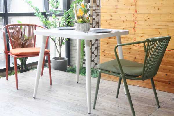 How To Choose Suitable Balcony Tables And Chairs Furniture？ (1).JPG