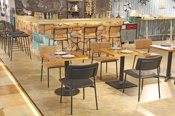 Choose Appropriate Restaurant Furniture To Upgrade The Restaurant (1).JPG
